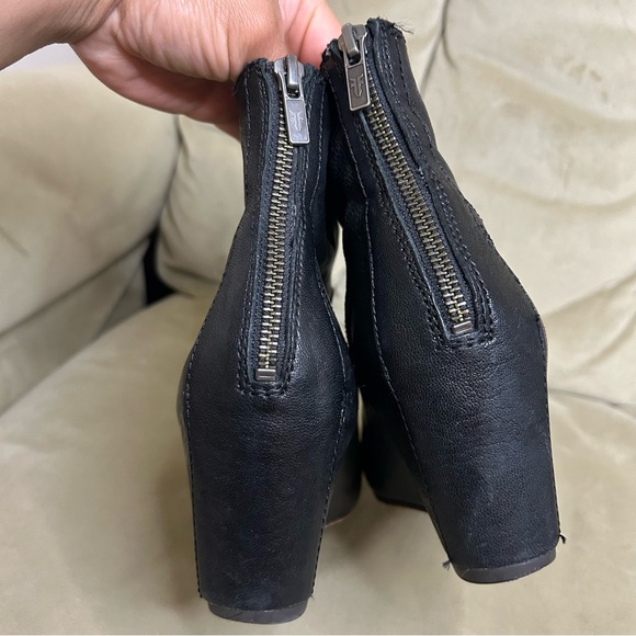 Frye Carson Wedge Bootie 8.5 - Picture 5 of 11
